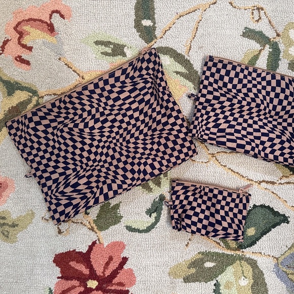 BAGGU Go Pouch Set in Indigo Trippy Checker - Picture 6 of 7